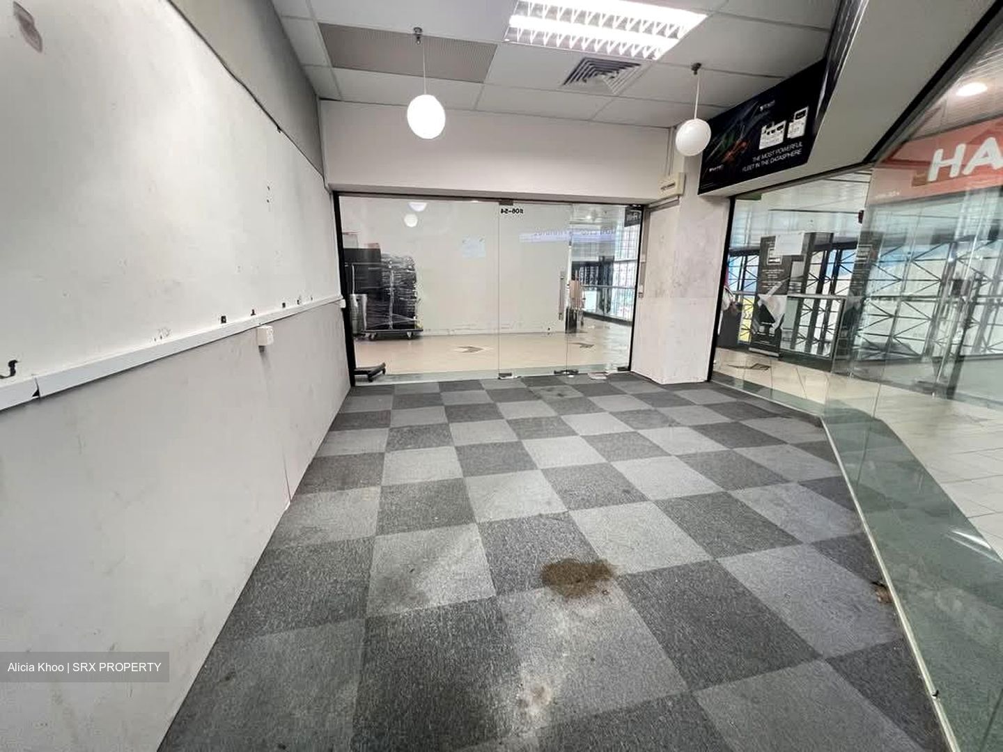 Sim Lim Square (D7), Retail #565558291